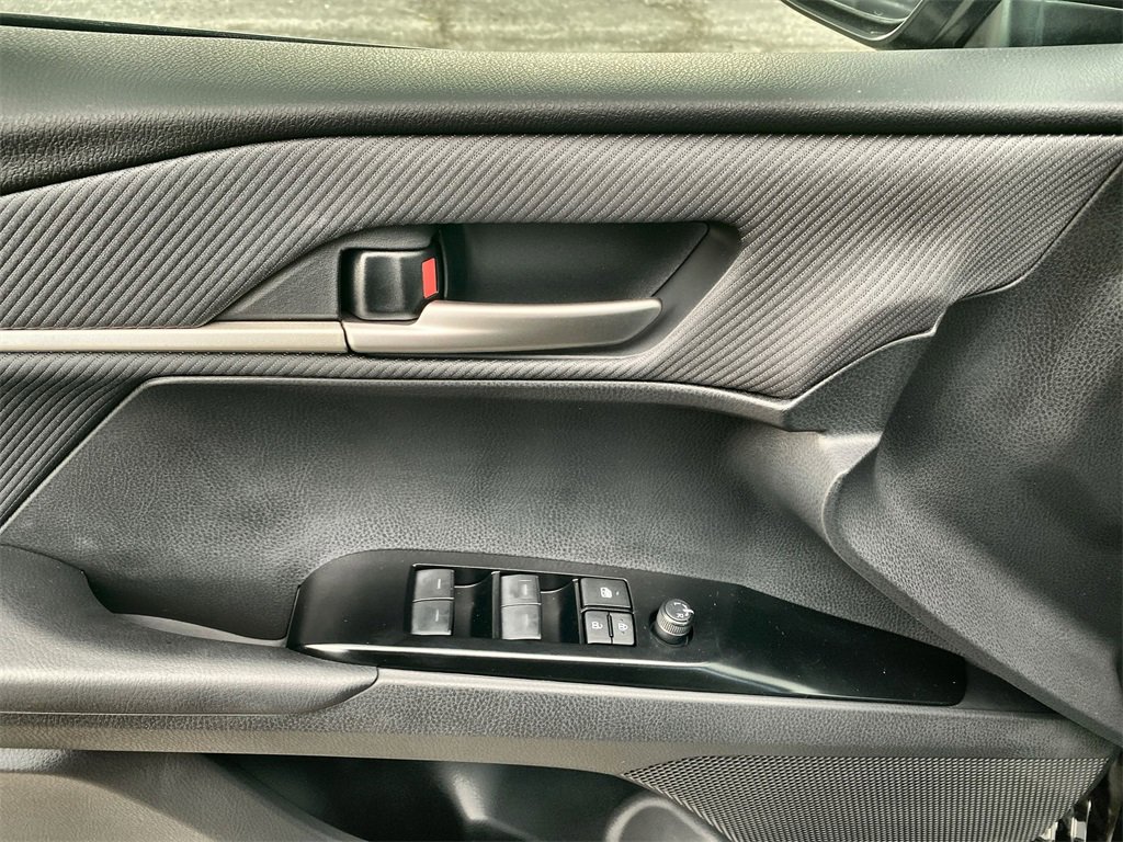 Used 2026 Toyota Camry SE image 15