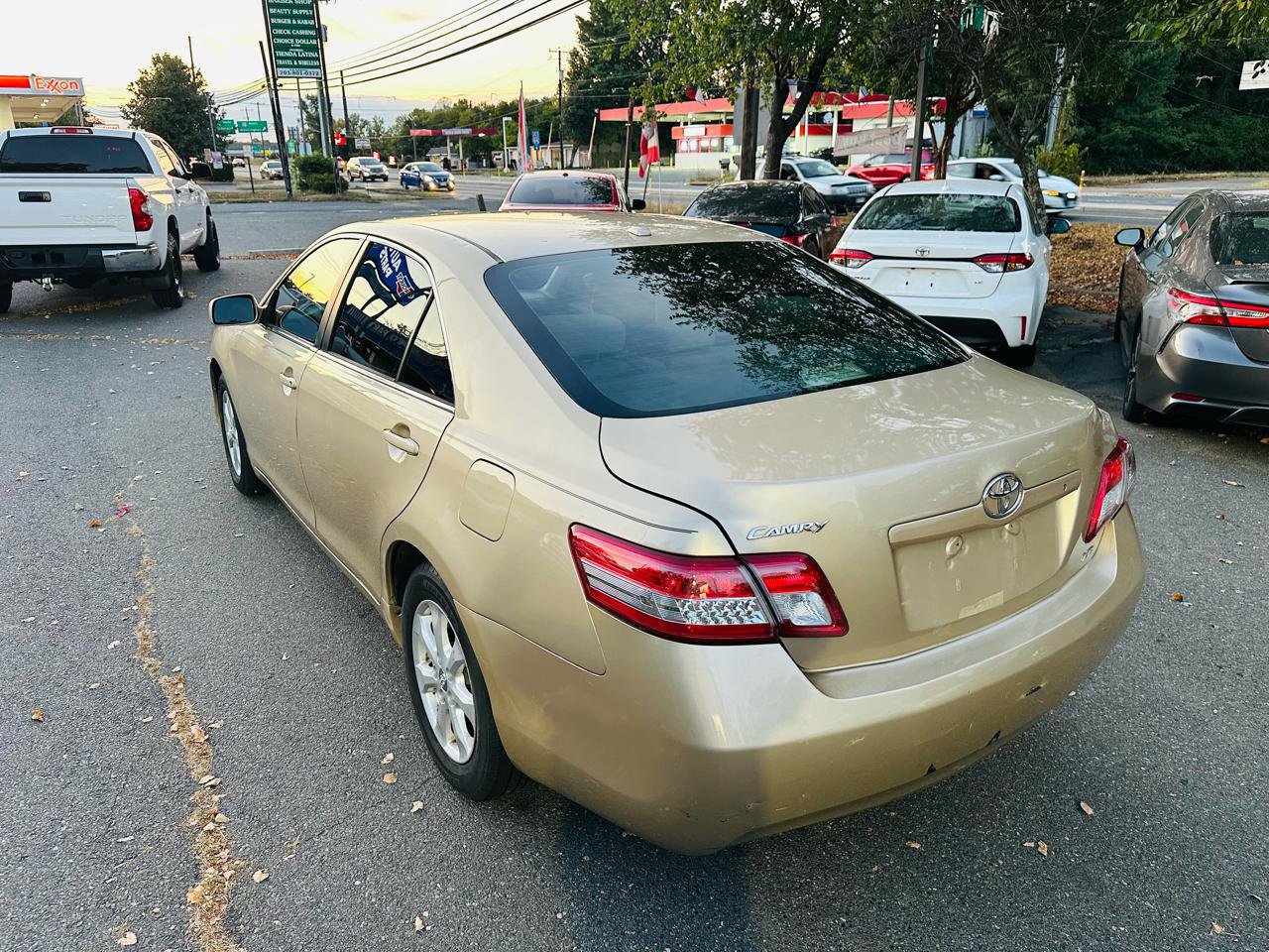 Used 2011 Toyota Camry LE w/ LE Extra-Value Pkg FWD image 4