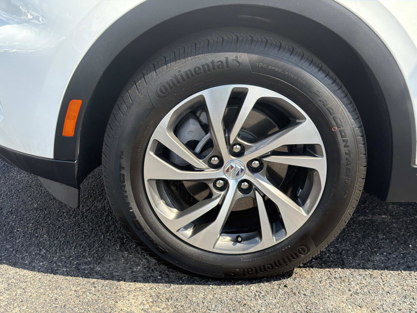 Used 2023 Buick Envision Essence image 10