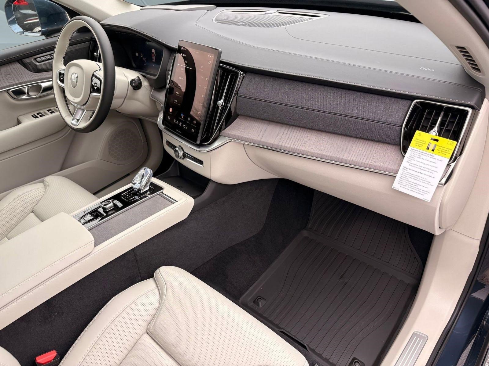 New 2026 Volvo XC90 B6 Ultra w/ Protection Package image 31