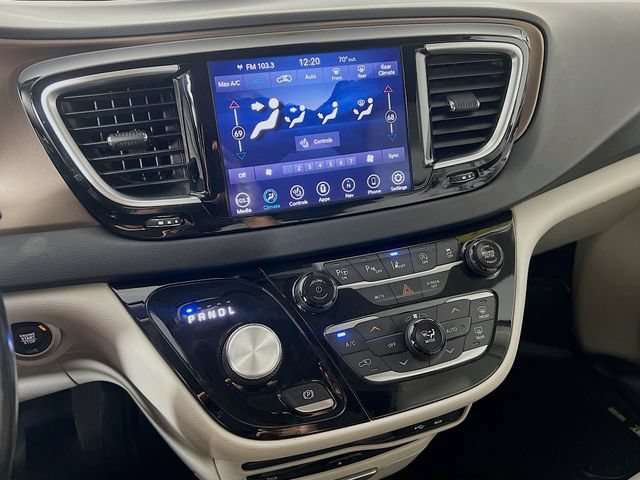 Used 2019 Chrysler Pacifica Touring-L Plus w/ Advanced Safetytec Group FWD image 20