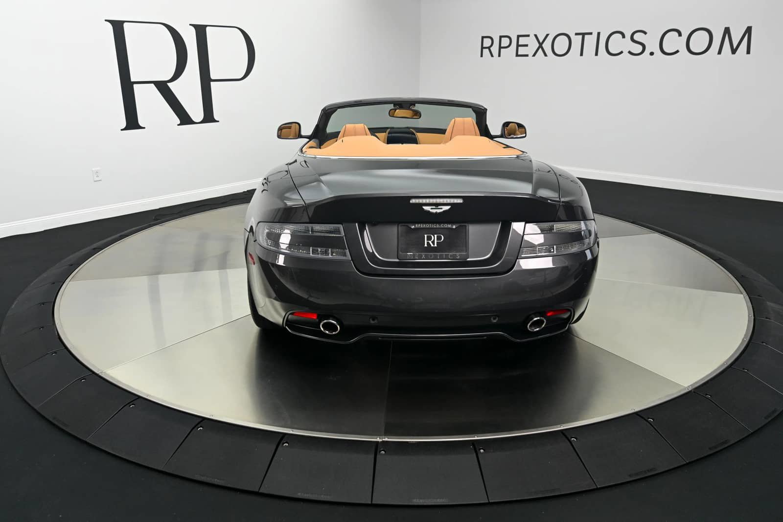 Used 2014 Aston Martin DB9 Volante RWD image 17