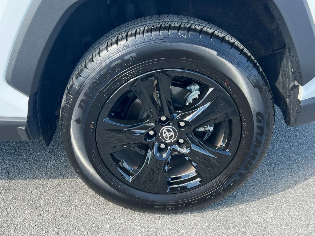 Used 2025 Toyota RAV4 XLE w/ Convenience Package image 14