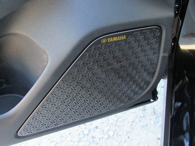New 2025 Mitsubishi Outlander SE image 12