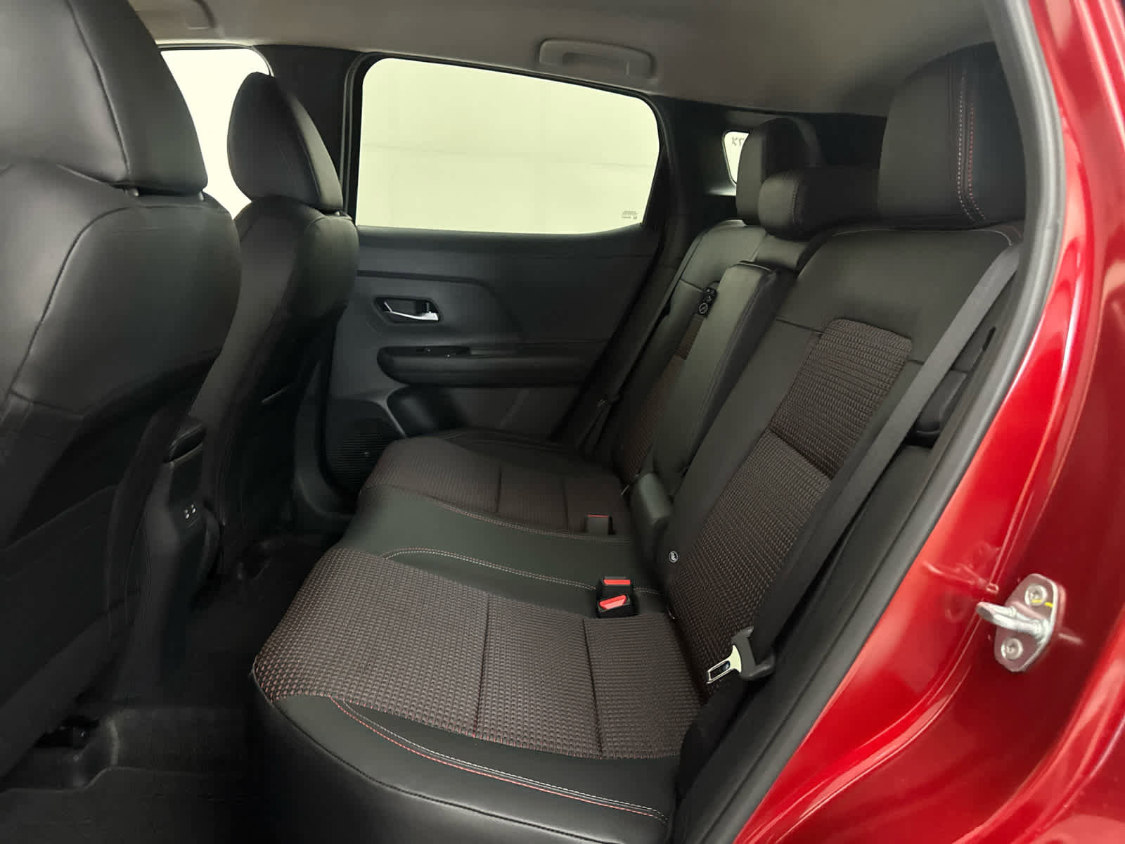 New 2026 Nissan Kicks SR image 11