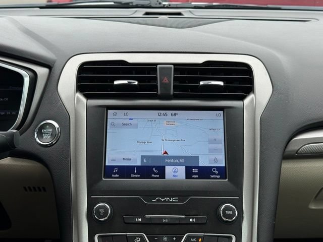 Used 2019 Ford Fusion SE FWD image 3