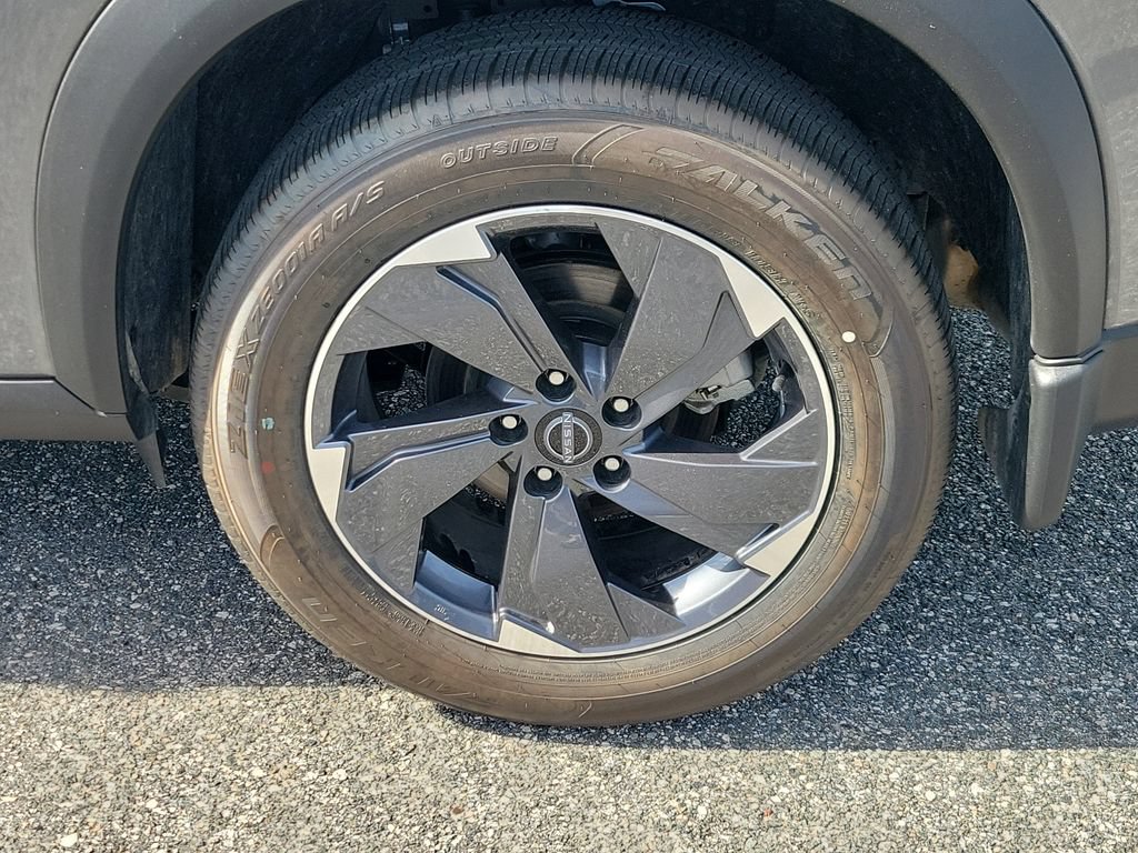 Certified 2026 Nissan Rogue SV FWD image 5