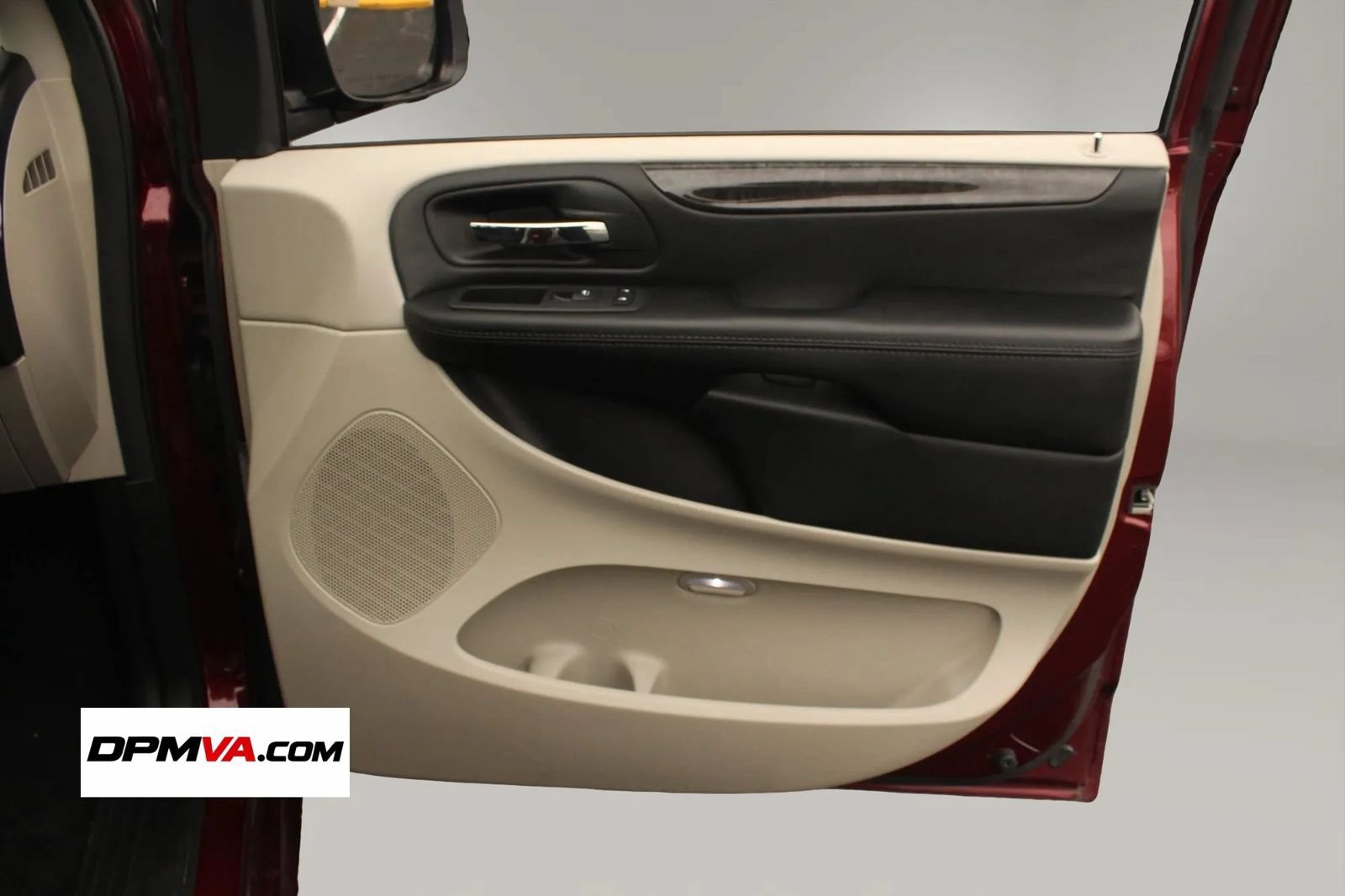 Used 2018 Dodge Grand Caravan SE w/ UConnect Hands-Free Group FWD image 22
