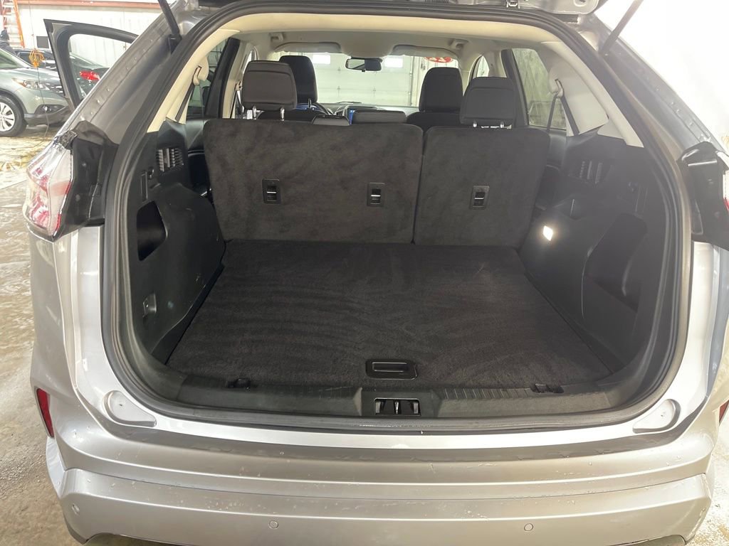 Used 2022 Ford Edge SE w/ Black Appearance Package image 22