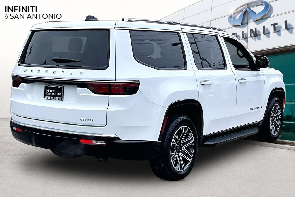 Used 2025 Jeep Wagoneer 4WD image 2