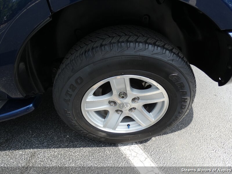 Used 2005 Dodge Durango Limited w/ Trailer Tow Group AWD/4WD image 21