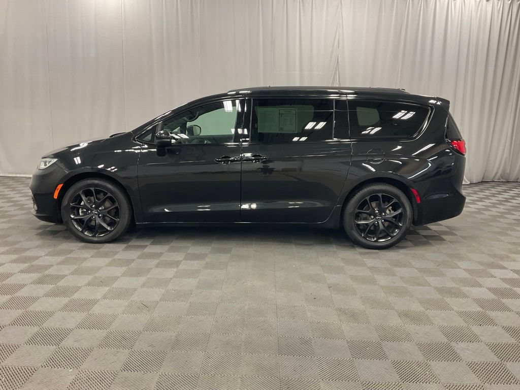 Used 2023 Chrysler Pacifica Touring-L w/ S Appearance Package FWD image 8