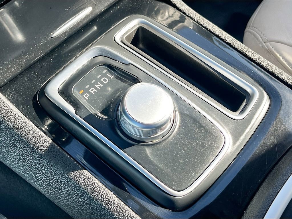 Used 2023 Chrysler 300 Touring L image 17