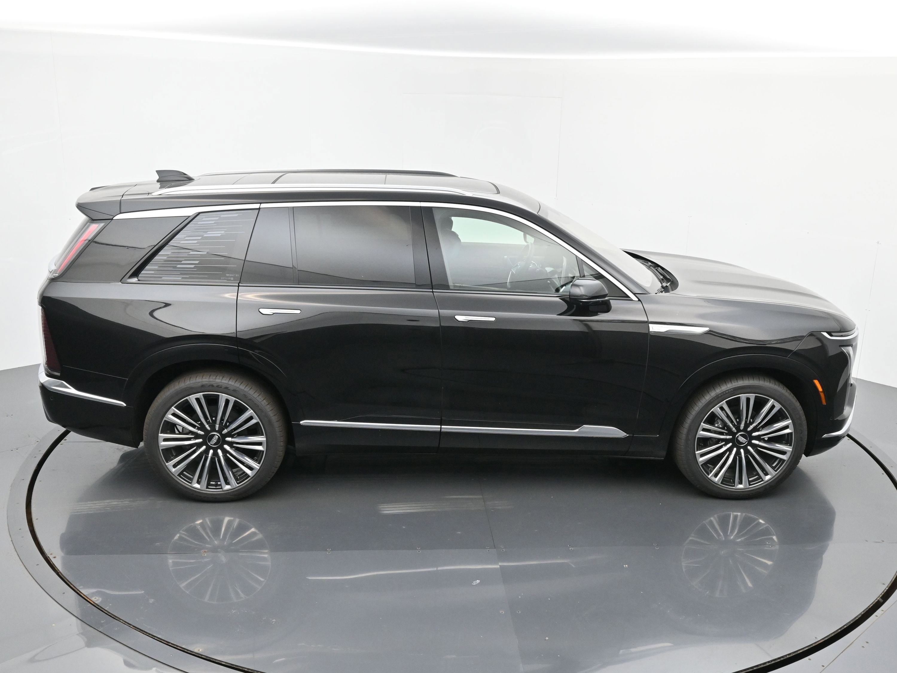 New 2026 Cadillac Vistiq Premium Luxury w/ LPO, Floor Liner Package image 28