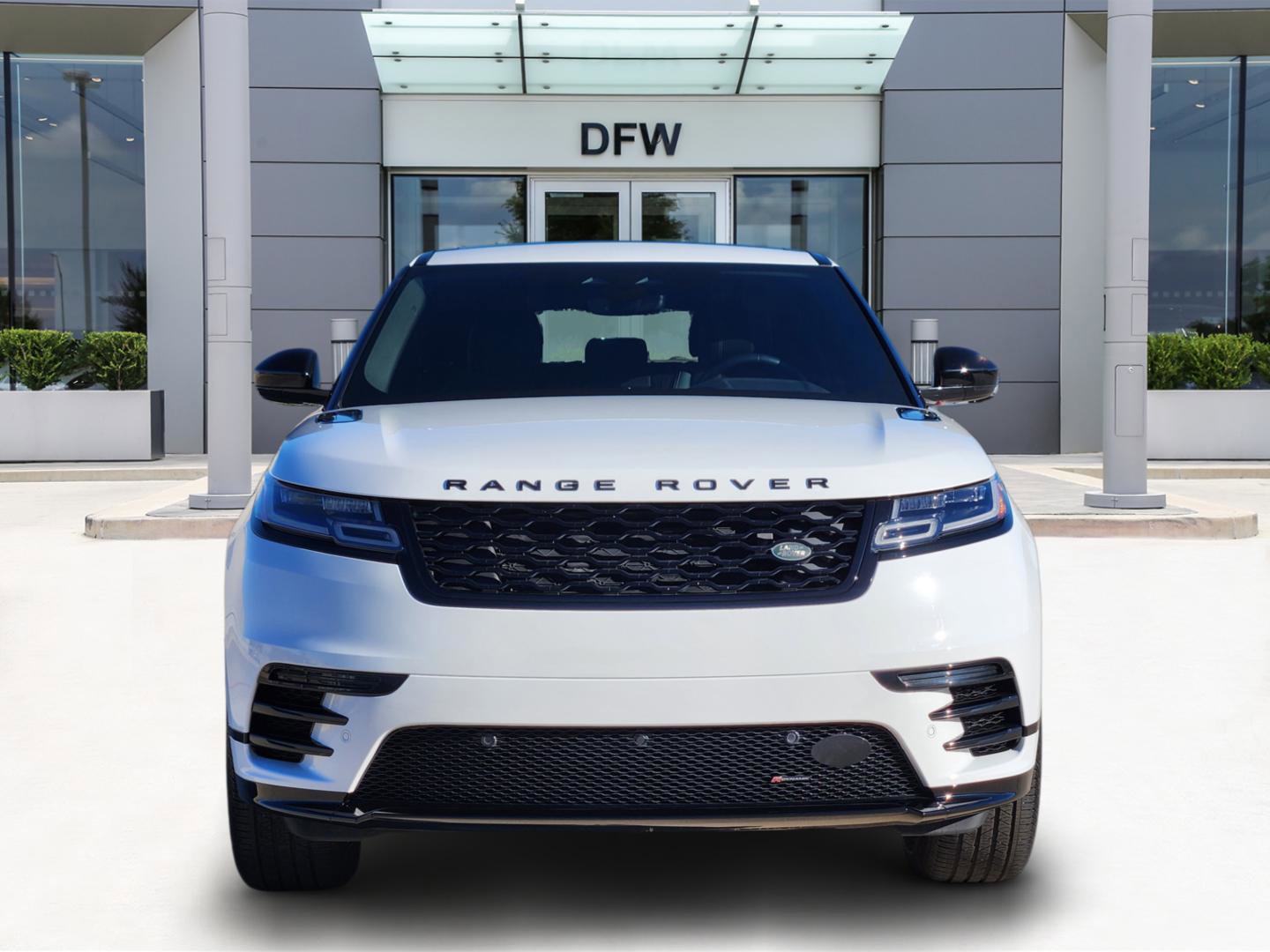 Certified 2022 Land Rover Range Rover Velar R-Dynamic S image 2