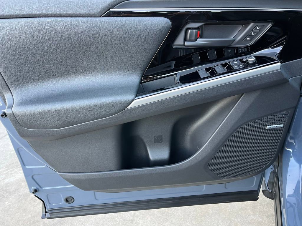 Certified 2024 Subaru Solterra Touring w/ Touring Package image 20