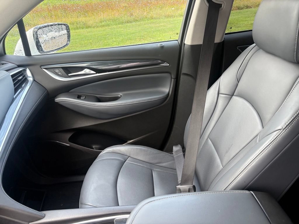 Used 2021 Buick Enclave Essence FWD image 14