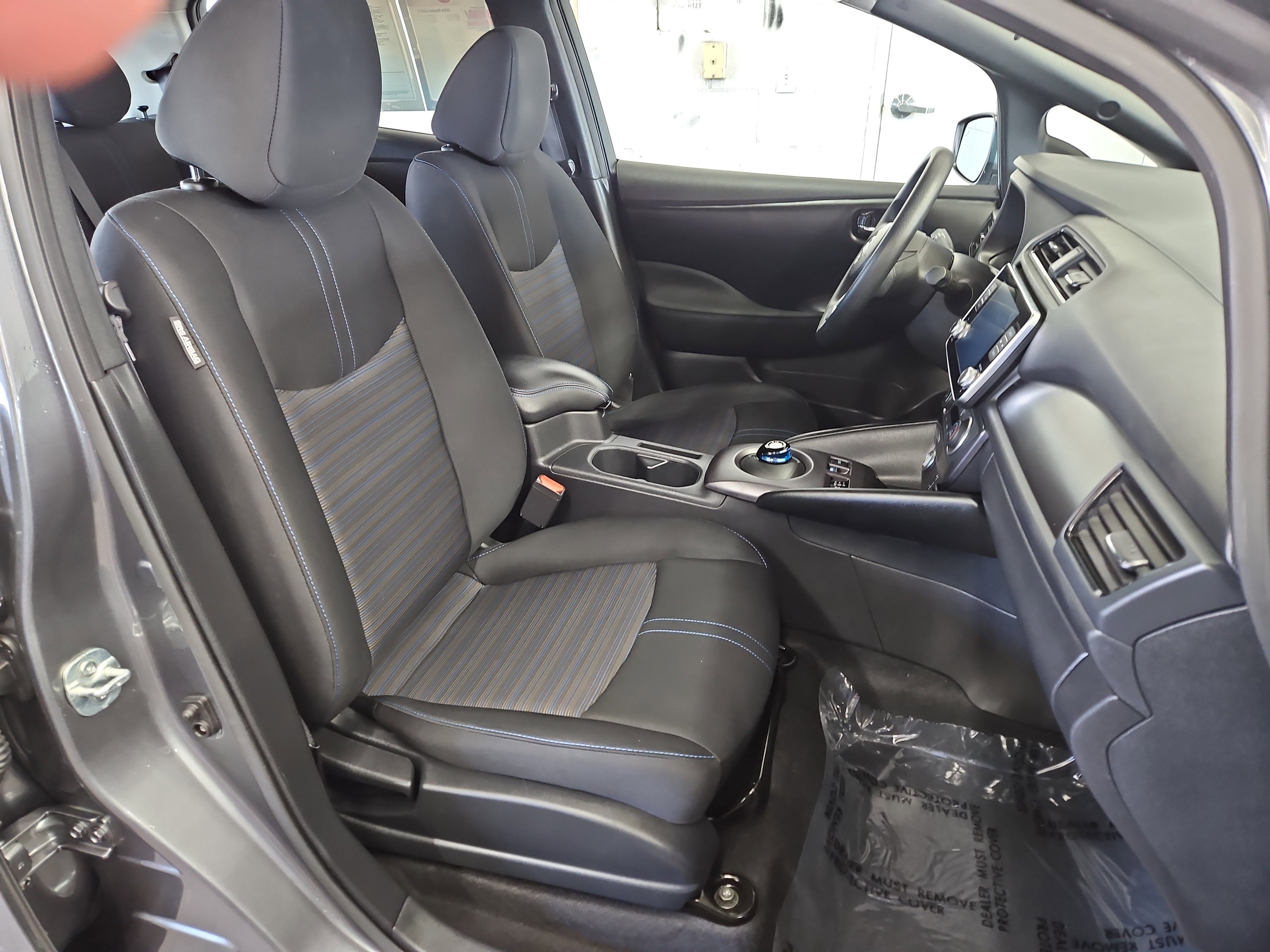 Used 2024 Nissan Leaf S image 9