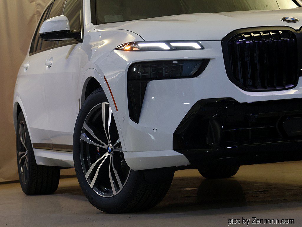 New 2027 BMW X7 xDrive40i w/ M Sport Package AWD/4WD image 4