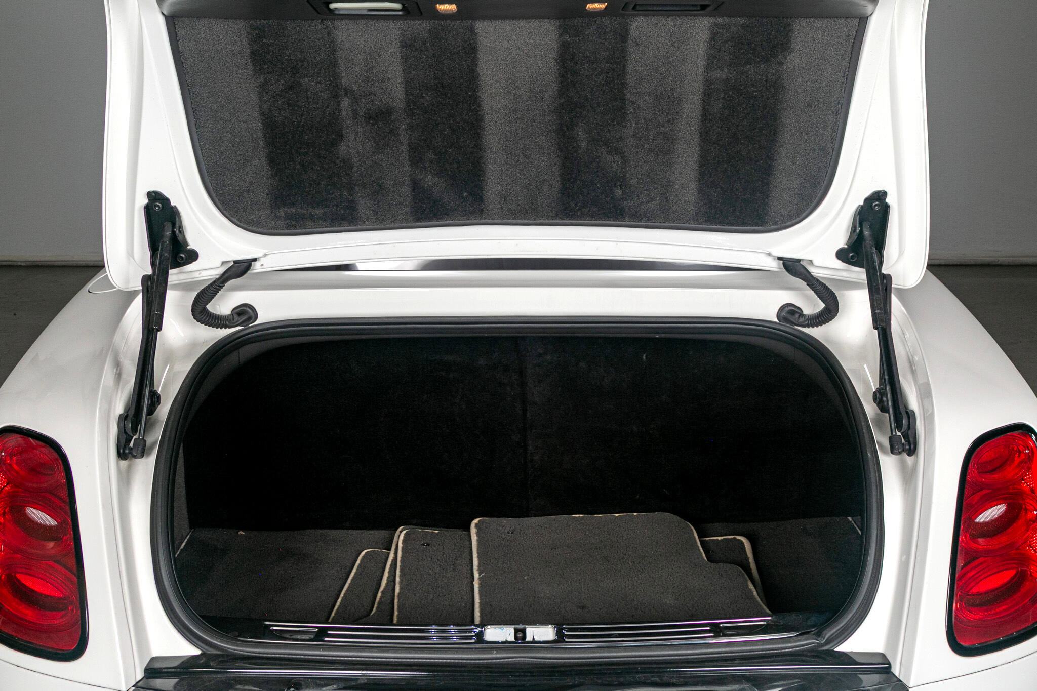 Used 2013 Bentley Mulsanne w/ Premiere Specification Pkg image 31