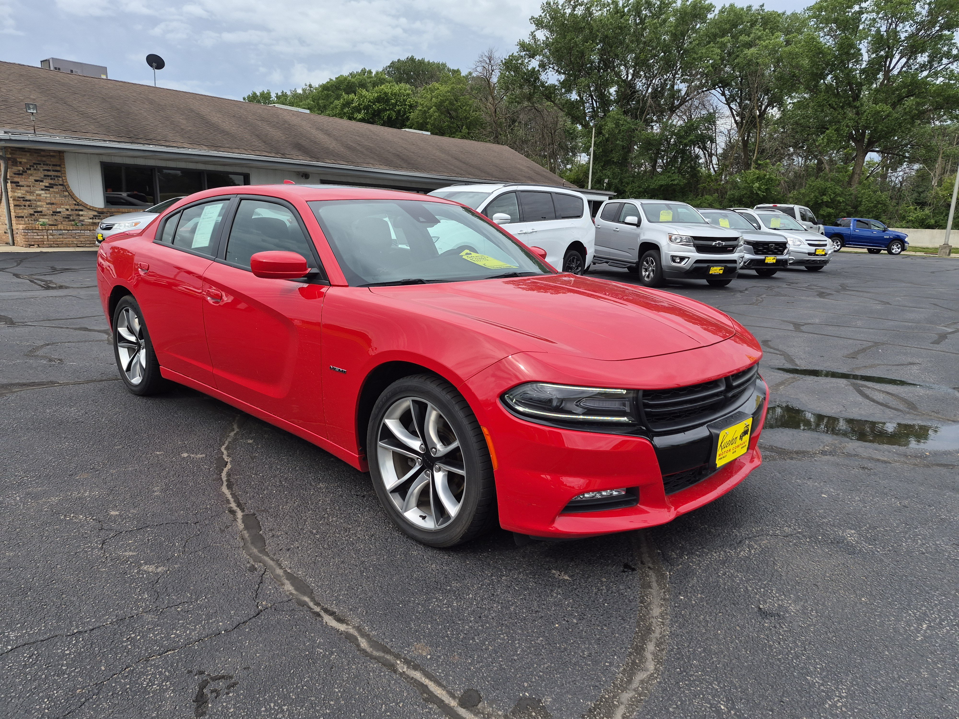 Used 2016 Dodge Charger R/T RWD image 2