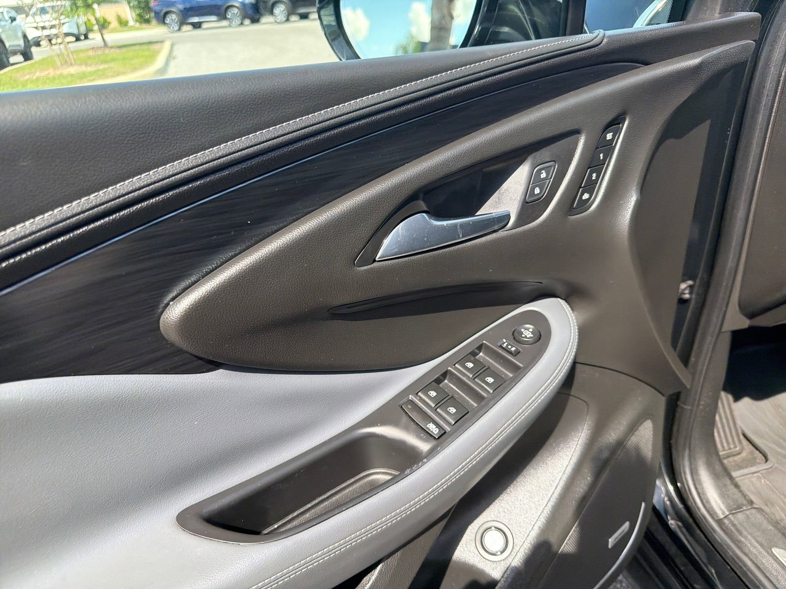 Used 2020 Buick Envision Premium AWD/4WD image 15
