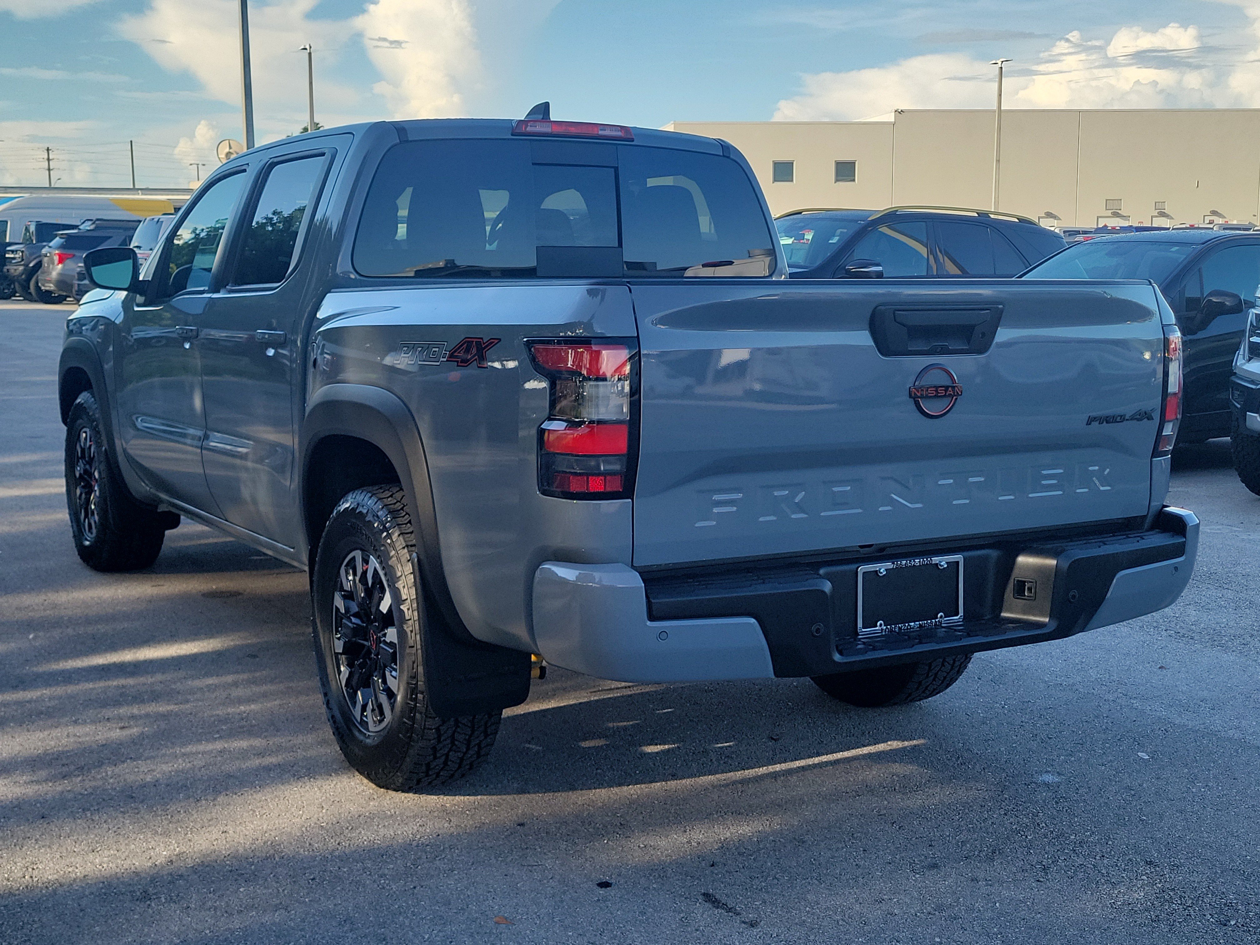 Used 2024 Nissan Frontier PRO-4X w/ Technology Package AWD/4WD image 7