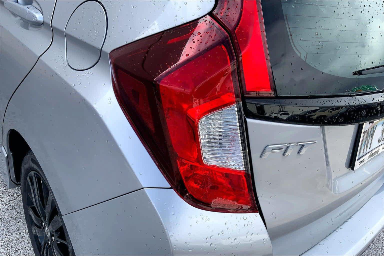 Used 2018 Honda Fit Sport image 32