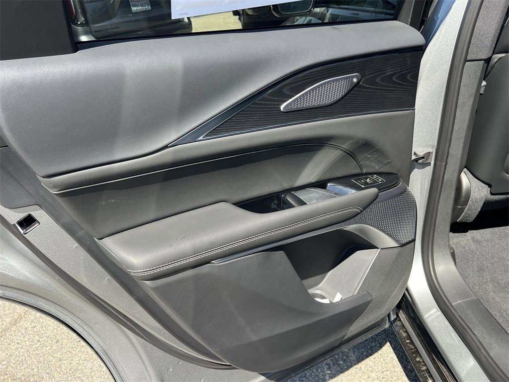 New 2026 Cadillac Lyriq V image 27