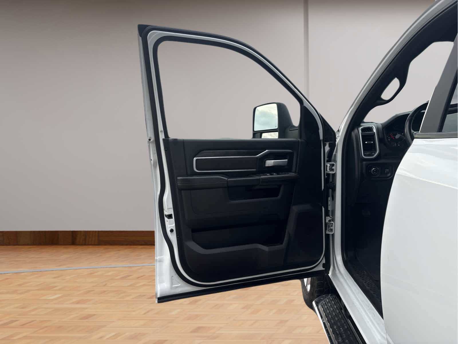 Used 2024 RAM 2500 Big Horn w/ Off Road Package image 9