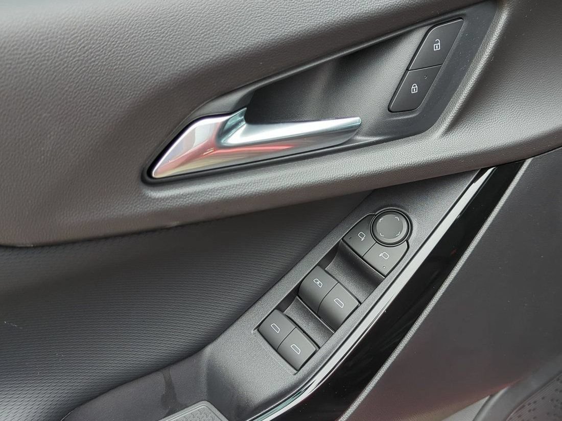 New 2027 Chevrolet Equinox LT FWD image 7