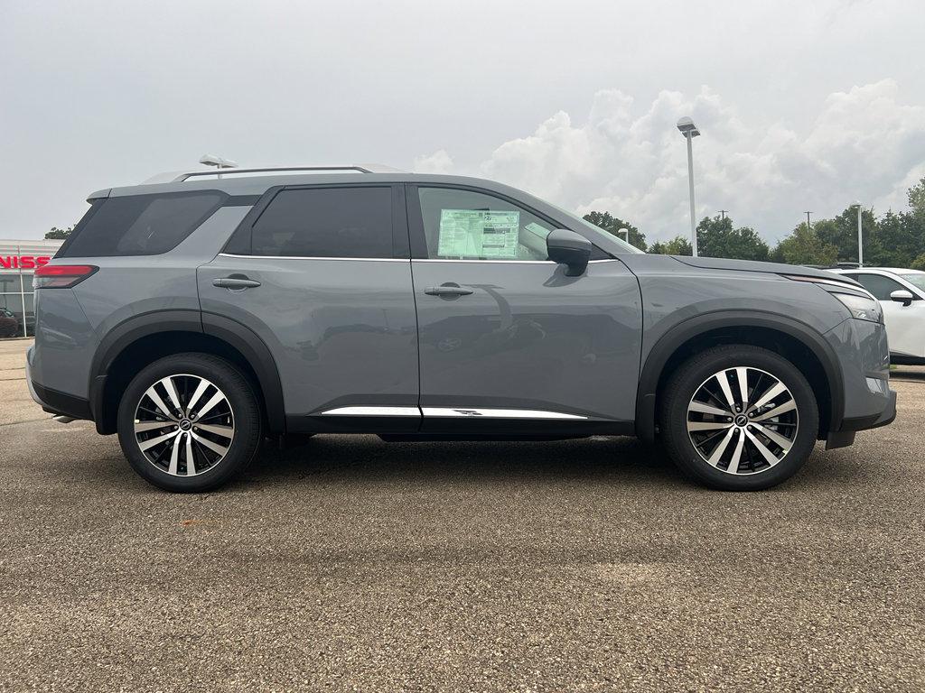New 2025 Nissan Pathfinder Platinum image 8