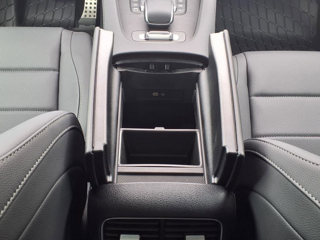 Used 2025 Mercedes-Benz GLS 450 4MATIC image 18
