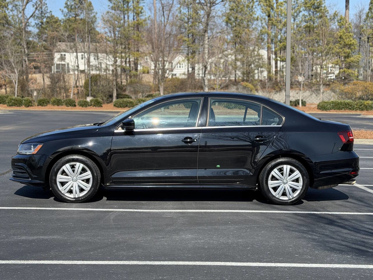 Used 2017 Volkswagen Jetta S image 4