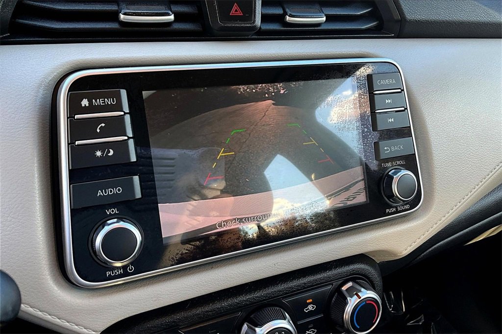 Used 2022 Nissan Versa SV image 14