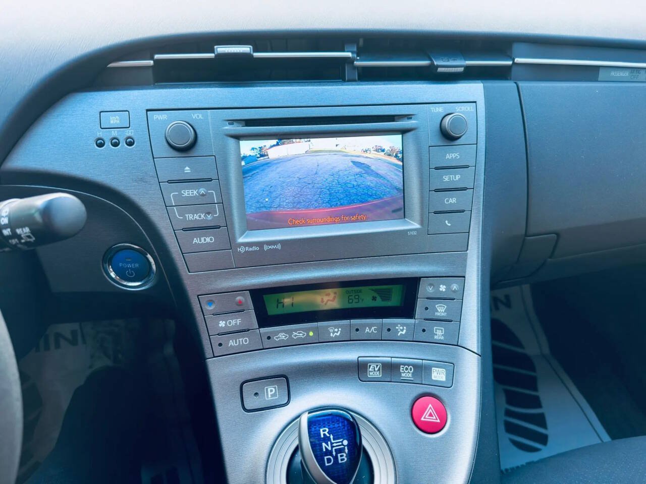 Used 2015 Toyota Prius Three FWD image 16