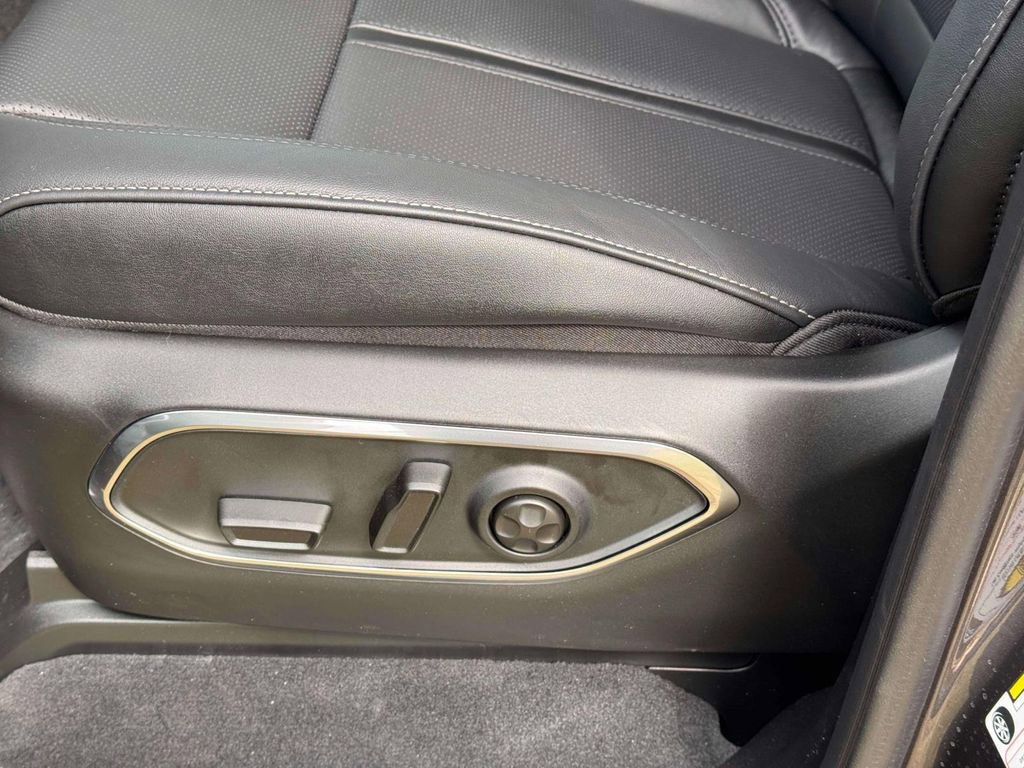 New 2026 Jeep Grand Wagoneer Limited w/ HD Trailer Tow Package image 10