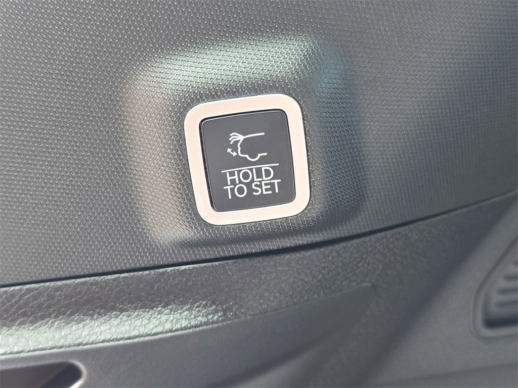 New 2025 Jeep Grand Cherokee Limited w/ Luxury Tech Group II image 13