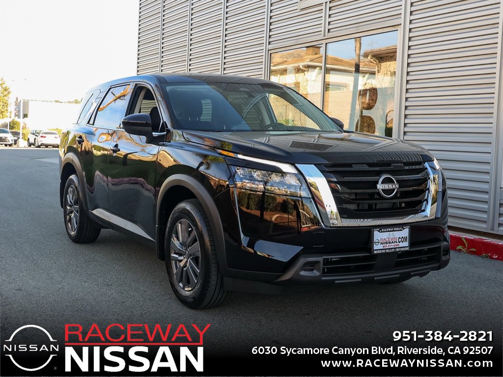 New 2025 Nissan Pathfinder S image 1