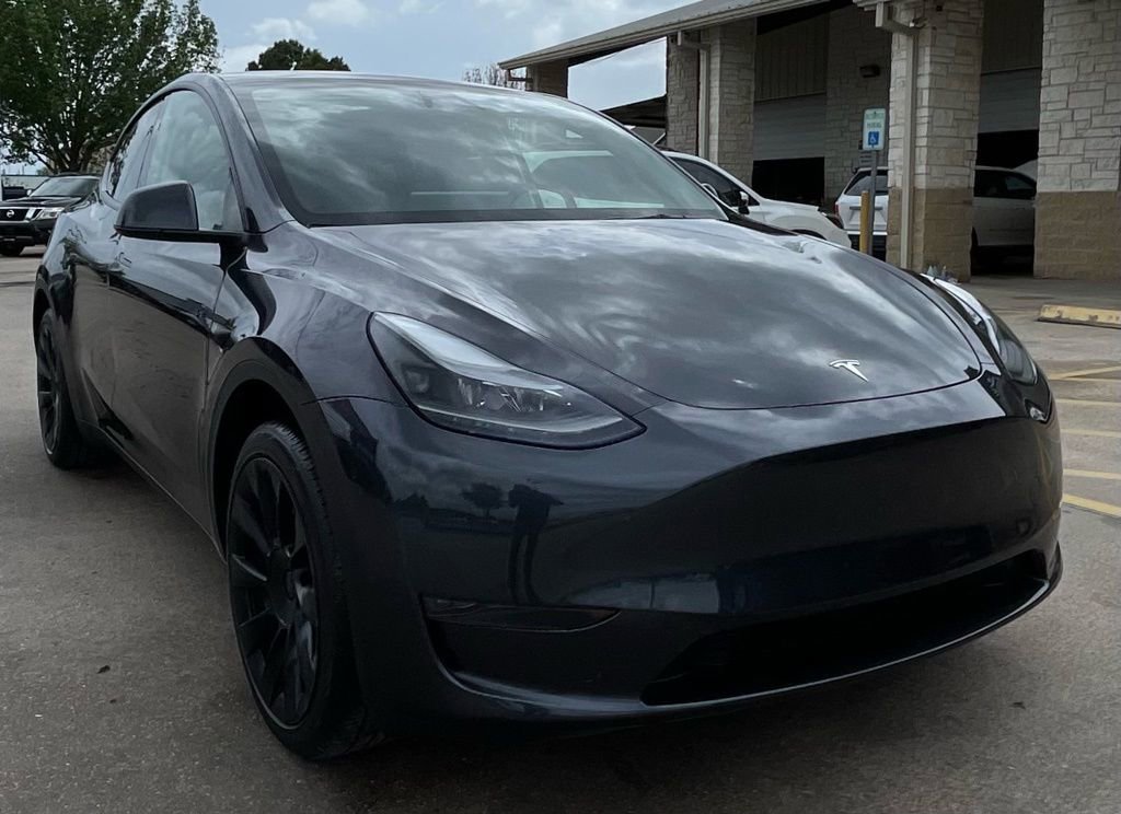 Used 2024 Tesla Model Y Long Range image 3