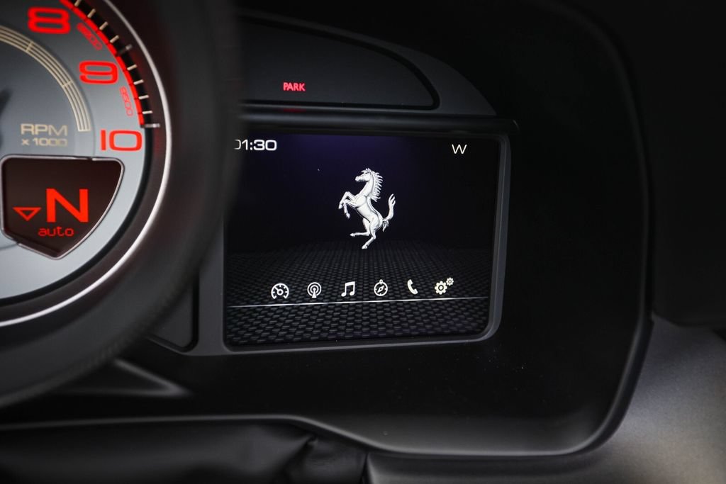 Used 2021 Ferrari F8 Tributo RWD image 33