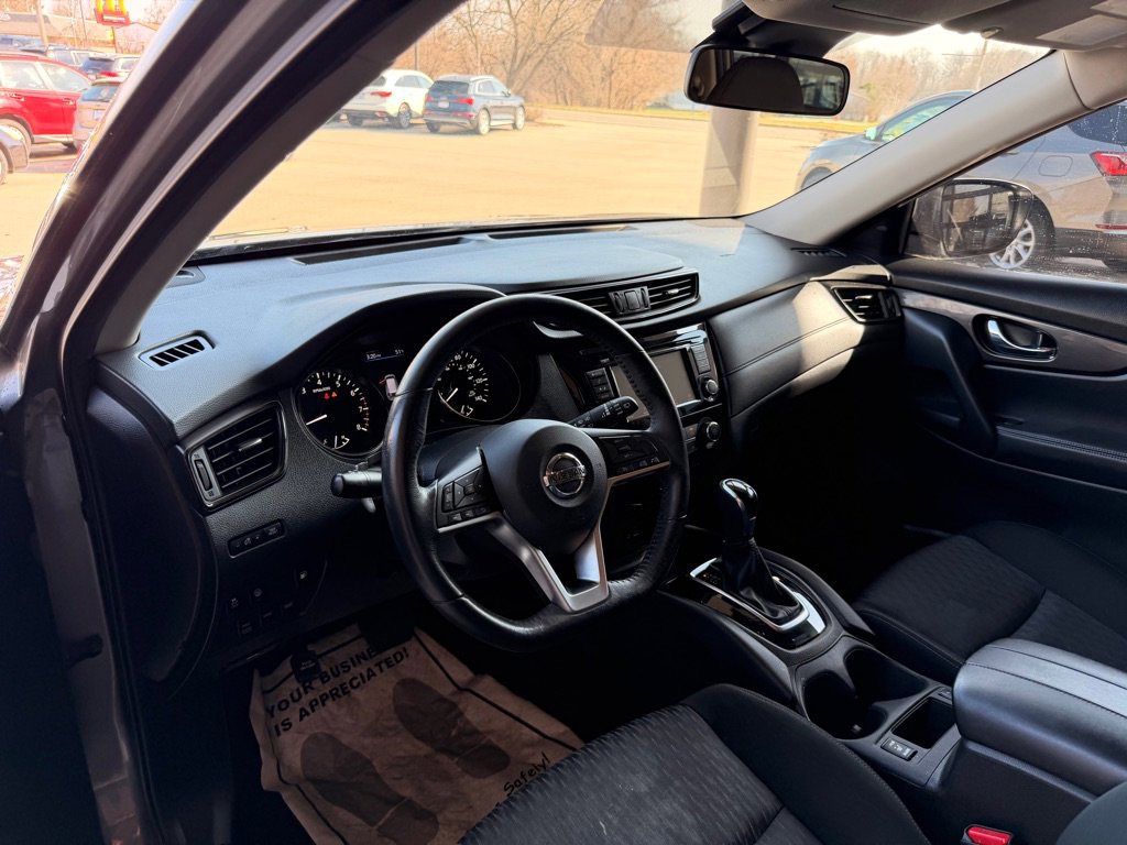 Used 2019 Nissan Rogue S w/ Special Edition Package image 9