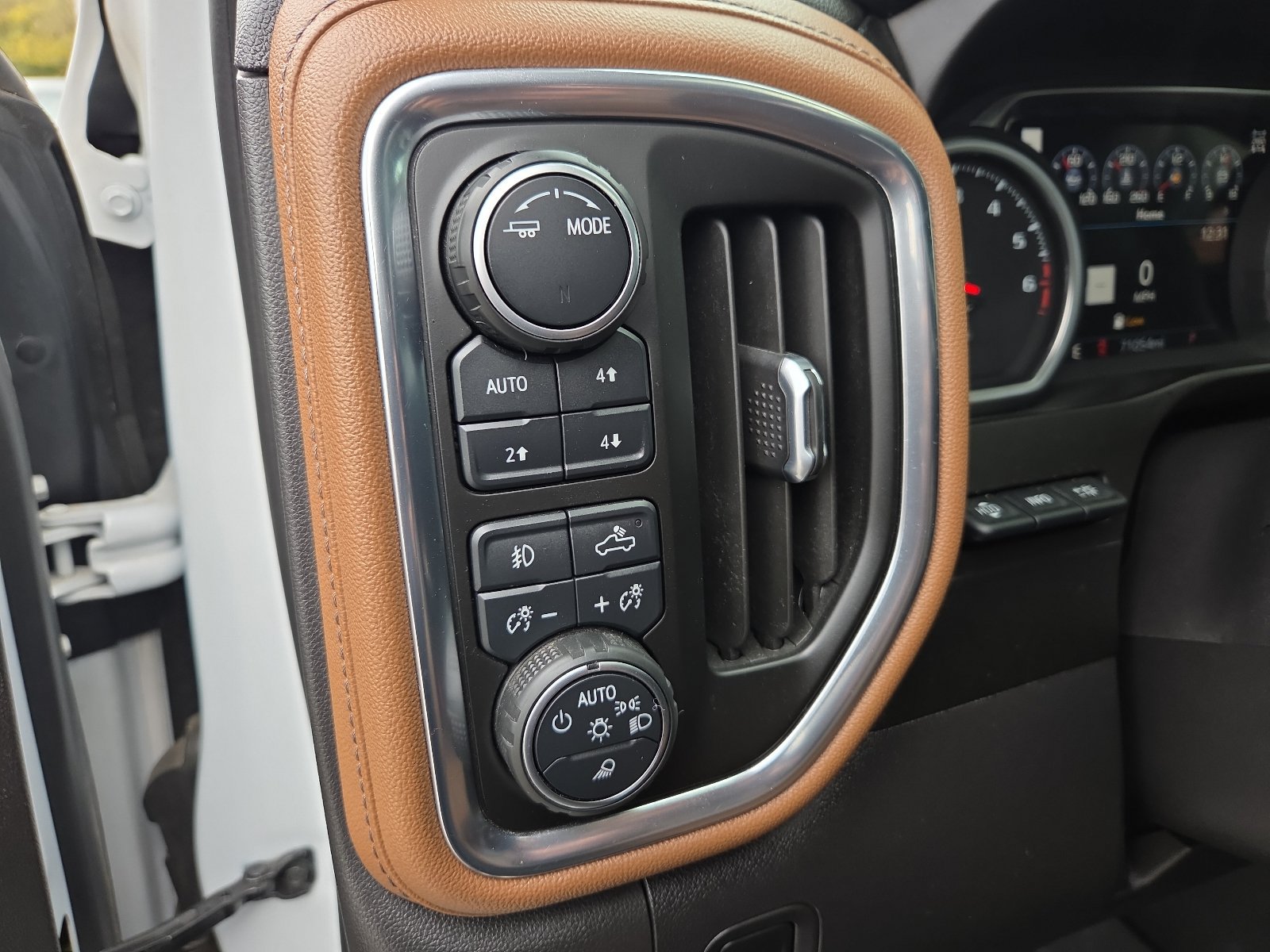 Certified 2021 Chevrolet Silverado 1500 High Country w/ Technology Package AWD/4WD image 11