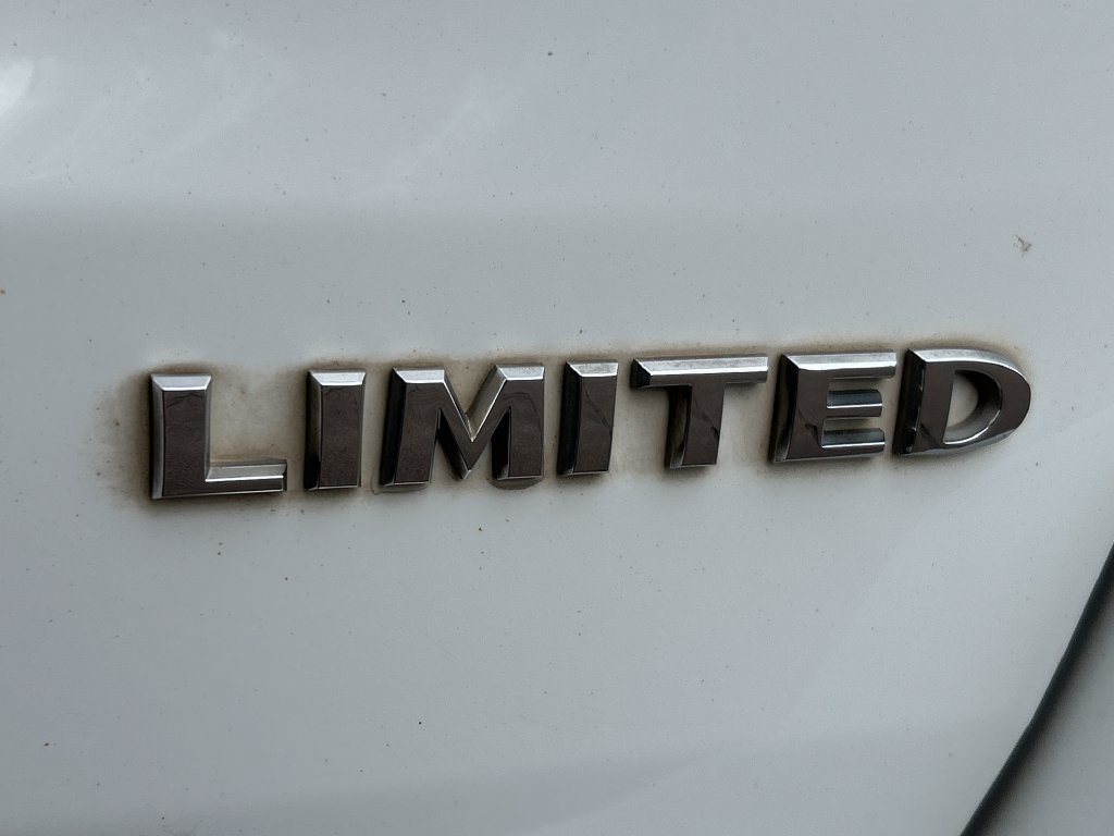 Used 2017 Jeep Grand Cherokee Limited AWD/4WD image 27