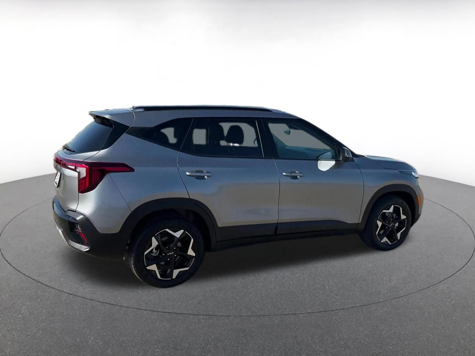 Used 2025 Kia Seltos S FWD image 15