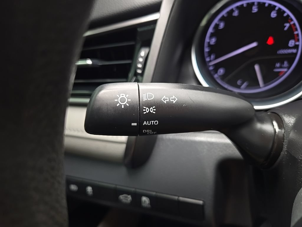 Used 2019 Toyota Camry LE FWD image 20