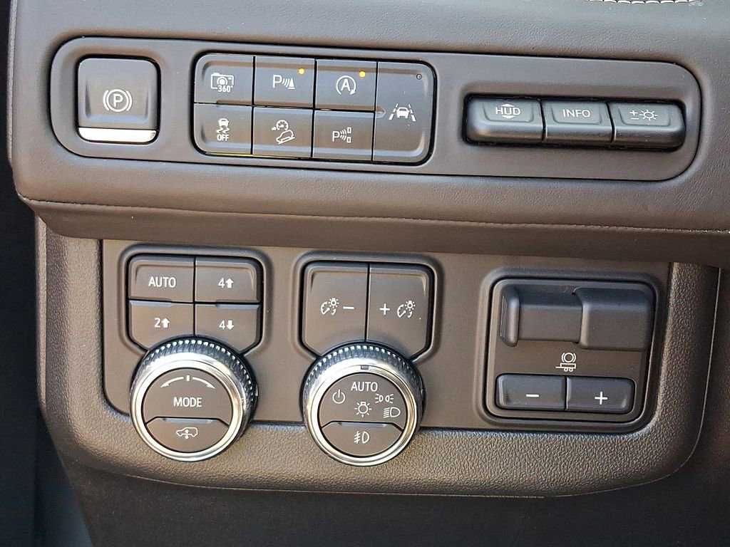 Certified 2023 GMC Yukon Denali Ultimate AWD/4WD image 26