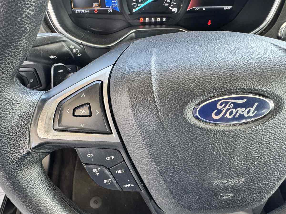 Used 2017 Ford Fusion SE w/ Fusion SE Technology Package FWD image 38