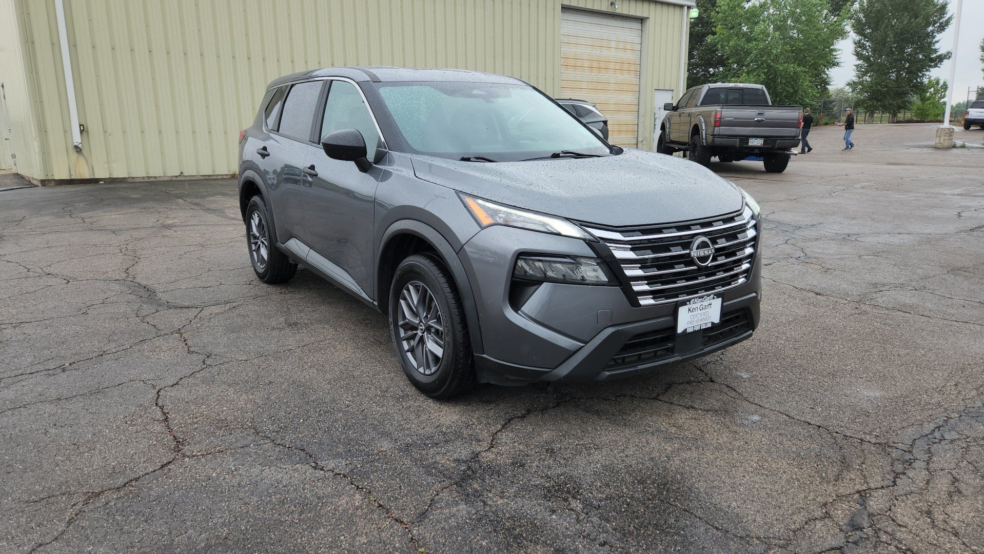 Used 2024 Nissan Rogue S AWD/4WD image 14