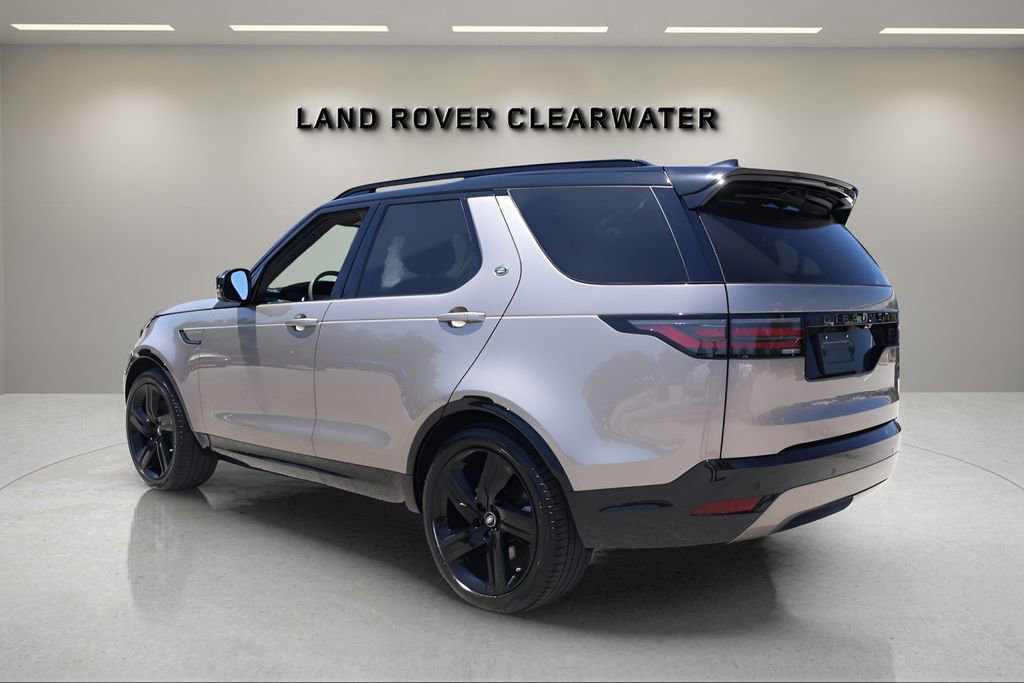 Used 2025 Land Rover Discovery Dynamic SE AWD/4WD image 3